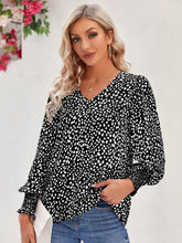 Load image into Gallery viewer, Printed V-Neck Lantern Sleeve Blouse