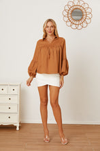 Load image into Gallery viewer, Balloon Sleeve Collared Neck Blouse