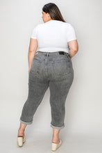 Load image into Gallery viewer, Judy Blue Full Size Button Fly High Waist Cuffed Capris