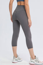 Load image into Gallery viewer, Seamless Front Active Capris