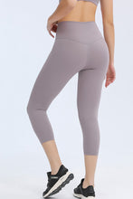 Load image into Gallery viewer, Seamless Front Active Capris