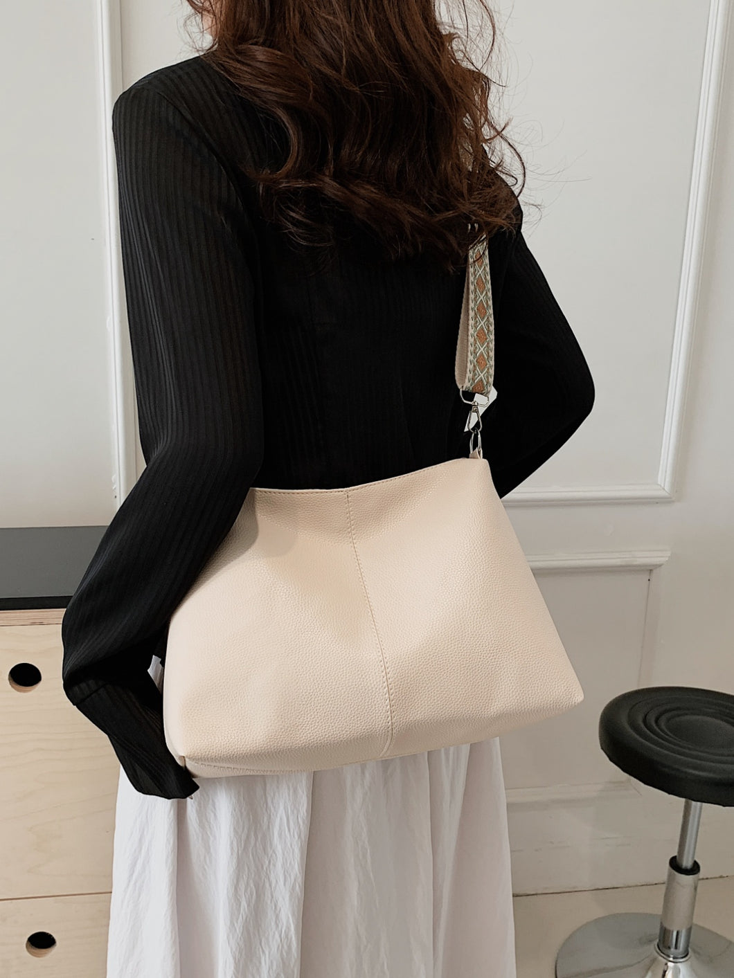 PU Leather Geometric Pattern Strap Shoulder Bag