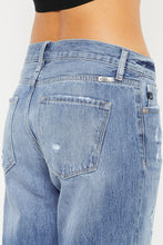 Load image into Gallery viewer, Kancan Mid Rise Distressed Straight Jeans
