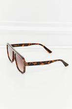 Load image into Gallery viewer, Tortoiseshell Square Polycarbonate Frame Sunglasses
