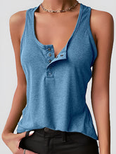 Load image into Gallery viewer, Full Size Quarter Snap Scoop Neck Tank
