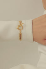 Load image into Gallery viewer, Snake Chain Toggle Clasp Bracelet
