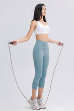 Load image into Gallery viewer, Seamless Front Active Capris
