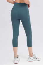 Load image into Gallery viewer, Seamless Front Active Capris
